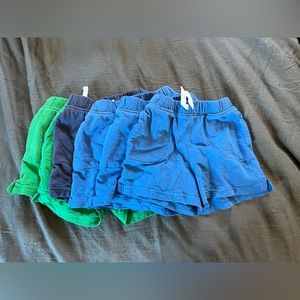 6 pairs shorts 18-24M